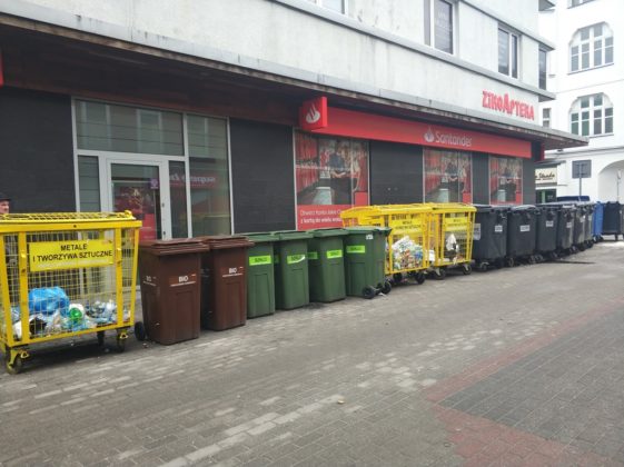 Pojemniki na śmieci - fot. MC