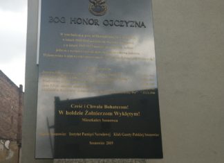 Odsłonięto tablicę upamiętniającą Żołnierzy Wyklętych - fot. MC