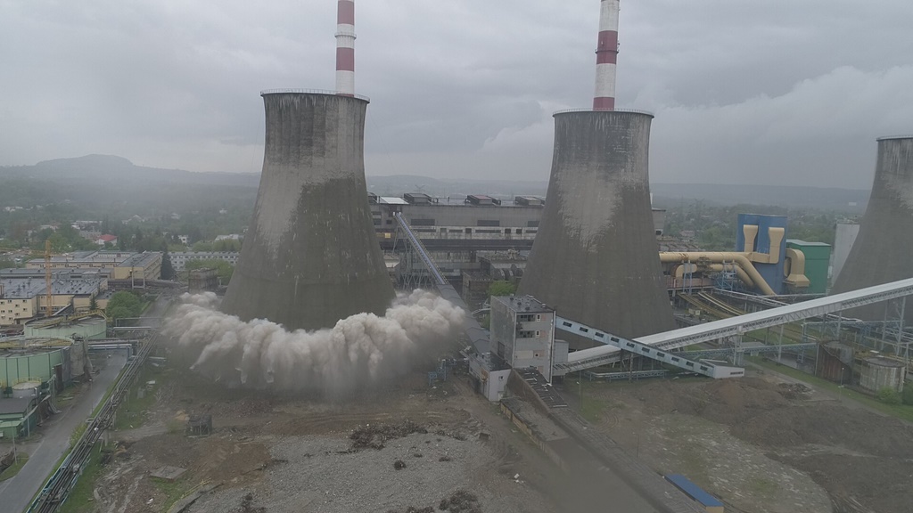 Wyburzenie chłodni kominowej elektrowni Łagisza – fot. grupa Tauron