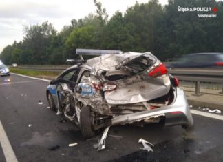 Policjanci ranni po wypadku na S1 - fot. KMP w Sosnowcu