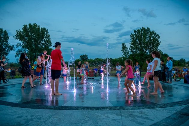 Fontanna na plaży miejskiej - fot. UM Będzin
