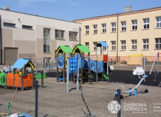 Prace końcowe przy remoncie szkoły w Błędowie - fot. Dariusz Nowak/UM Dąbrowa Górnicza