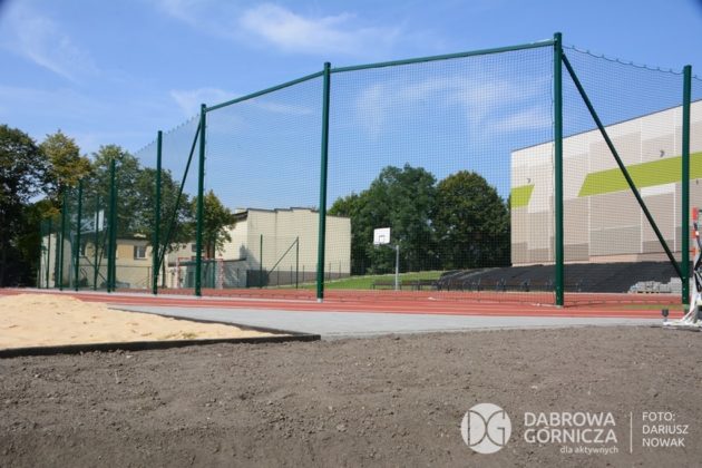 Prace końcowe przy remoncie szkoły w Błędowie - fot. Dariusz Nowak/UM Dąbrowa G&oacute;rnicza