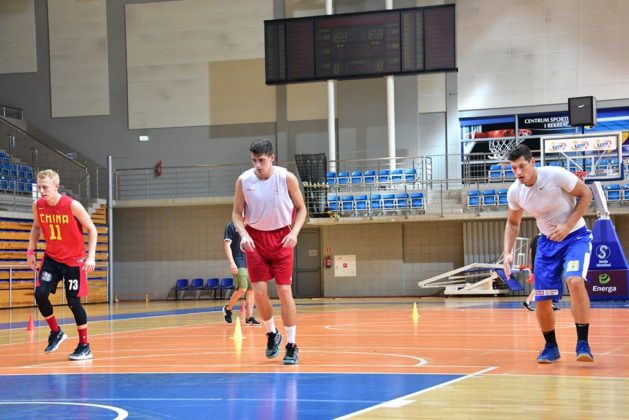 Pierwszy trening koszykarzy z Dąbrowy Górniczej – fot. MKS Dąbrowa Górnicza