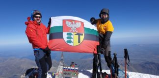 Dąbrowianie na szczycie najwyższej góry Europy - fot. Facebook Dąbrowa Górnicza