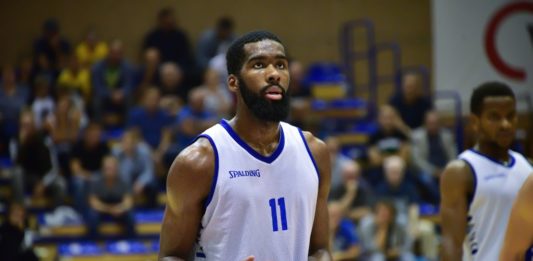 Tavarius Shine spowodował kolizję drogową – fot. MKS Dąbrowa Górnicza