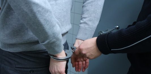 kajdanki, zatrzymany, areszt