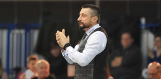 Trener MKS-u Będzin Jakub Bednaruk – fot. Wojtek Borkowski/FOTOBORKOWSCY