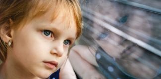 Dziecko, pociąg - fot. Pixabay