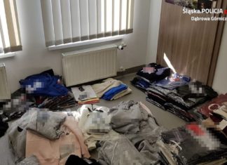 Zabezpieczyli podrabianą odzież – fot. Policja Dąbrowa Górnicza