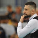 Trener MKS-u Będzin Jakub Bednaruk – fot. Wojtek Borkowski/FOTOBORKOWSCY