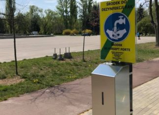 Przy stacjach rowerowych w Sosnowcu zamontowano dozowniki do dezynfekcji rąk – fot. MZUK Sosnowiec