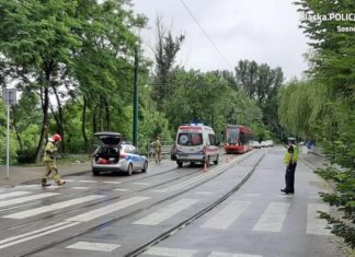 Groźne potrącenie dwóch osób na ul. Sobieskiego – fot. Policja Sosnowiec