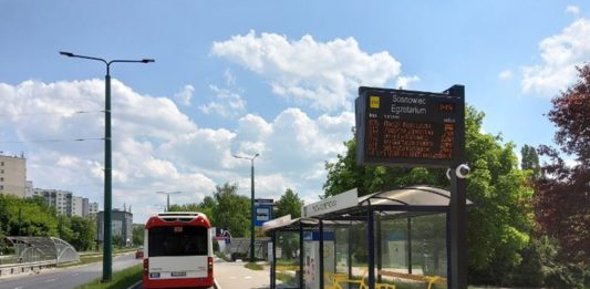 Tablice informacyjne na przystankach - fot. ZTM