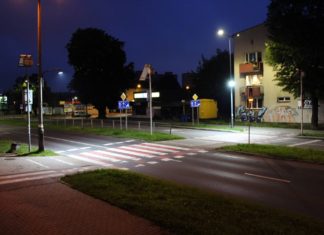 Sosnowieckie przejście dla pieszych z dodatkowym oświetleniem – fot. Damian Żurawski