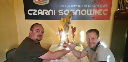 Sebastian Stemplewski pozostaje trenerem Czarnych Sosnowiec – fot. Czarni Sosnowiec