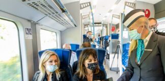 Za bilet na pociąg zapłacić można bezgotówkowo - fot. mat. pras.