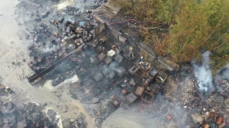 Spłonęło nielegalne składowisko odpad&oacute;w w Sosnowcu - fot. Marcin Karaban