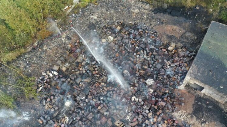 Spłonęło nielegalne składowisko odpad&oacute;w w Sosnowcu - fot. Marcin Karaban