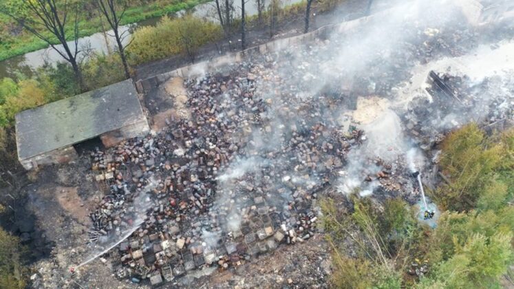 Spłonęło nielegalne składowisko odpad&oacute;w w Sosnowcu - fot. Marcin Karaban