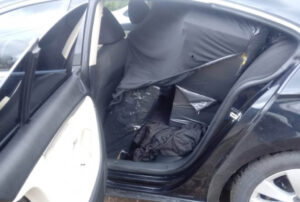 Papierosy, Samochód, Bagażnik