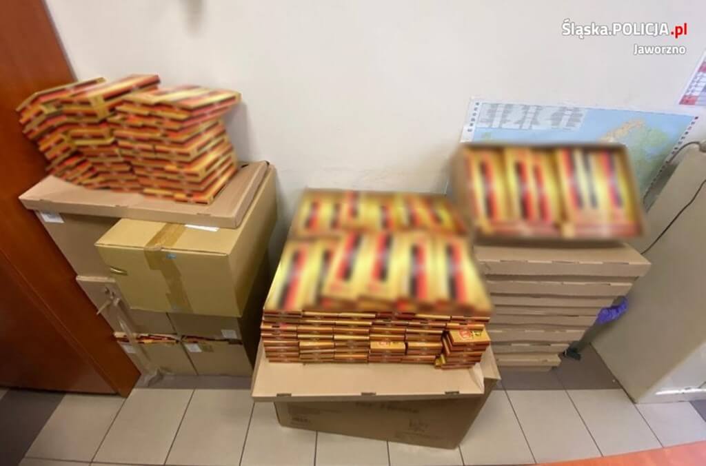 Papierosy bez akcyzy, Papierosy, Ściana, Podłoga