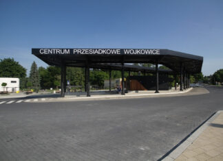 centrum przesiadkowe, komunikacja miejska, autobusy, rowery, ławki