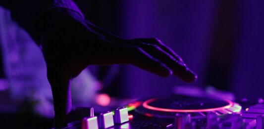 dj, konsoleta, muzyka, impreza