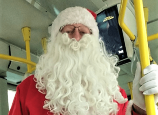 Mikołaj w tramwaju