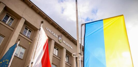 wywieszone flagi